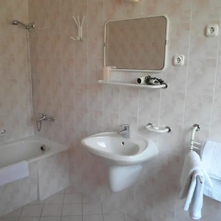 Grundner Vendeghaz 4*