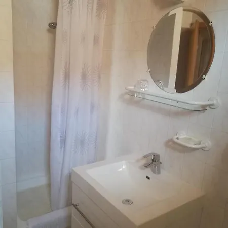 فندق مبيت وإفطار Grundner Vendeghaz 4*