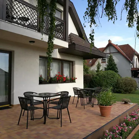 Grundner Vendeghaz 4*