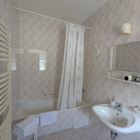 Grundner Vendeghaz 4* Siofok