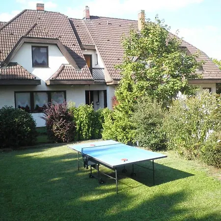 Gruendner Vendeghaz Bed & Breakfast